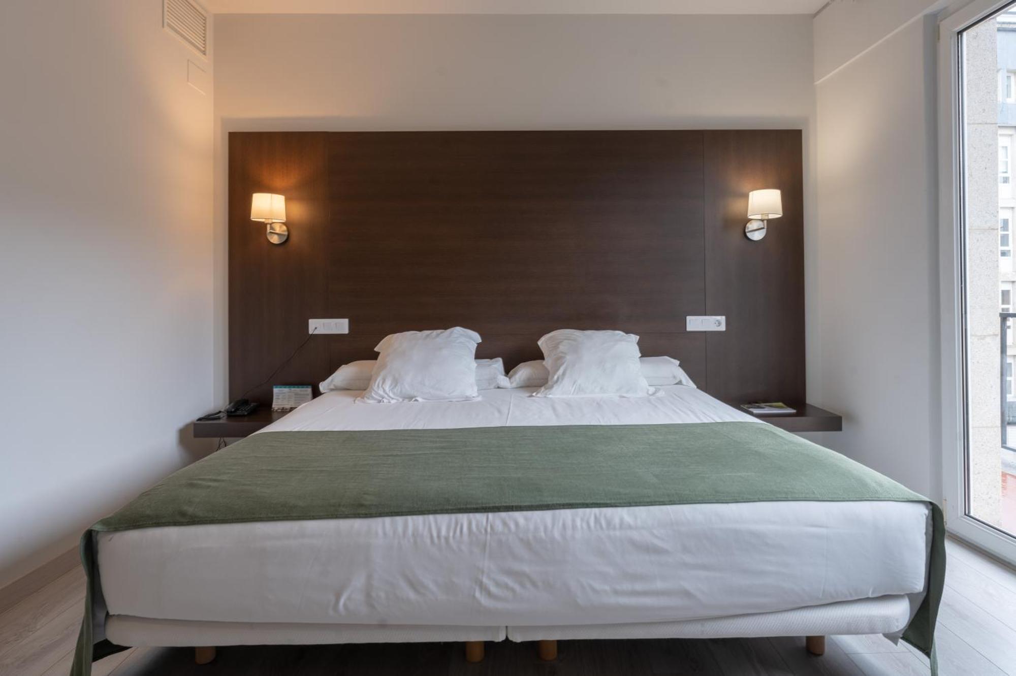 לוגו Hotel Mendez Nunez מראה חיצוני תמונה