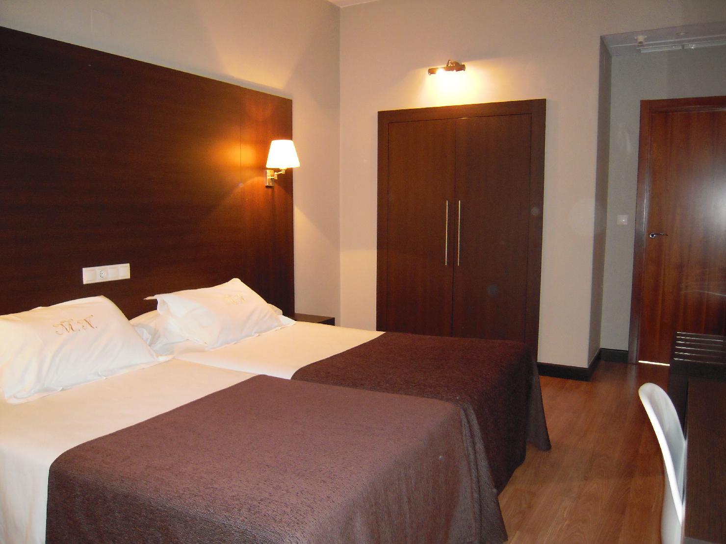 לוגו Hotel Mendez Nunez מראה חיצוני תמונה